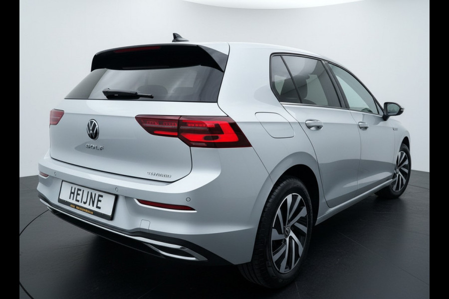 Volkswagen Golf eHybrid PHEV 204PK DSG STYLE CAMERA/VELOURS/NAVI/IQ-LIGHT
