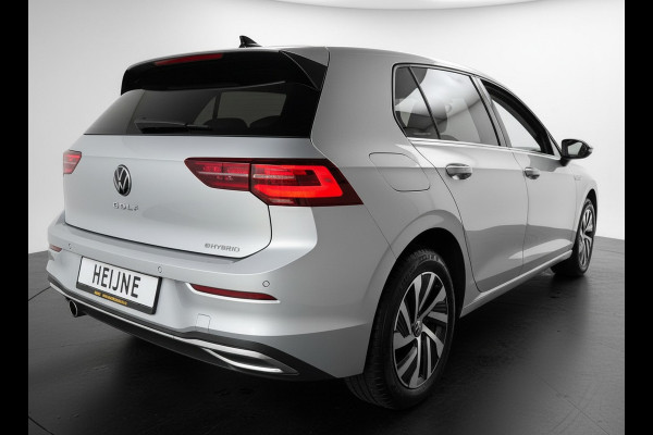 Volkswagen Golf eHybrid PHEV 204PK DSG STYLE CAMERA/VELOURS/NAVI/IQ-LIGHT