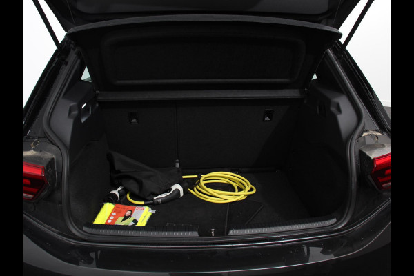 Volkswagen ID.3 Pro 58 kWh SOH 90% 18"Lichtmetalen Velgen Navigatie Parkeer sensoren Adaptive Cruise Control Climate Control