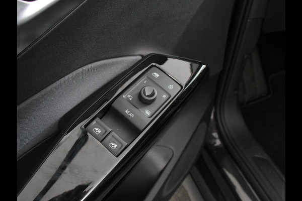 Volkswagen ID.3 Pro 58 kWh SOH 90% 18"Lichtmetalen Velgen Navigatie Parkeer sensoren Adaptive Cruise Control Climate Control