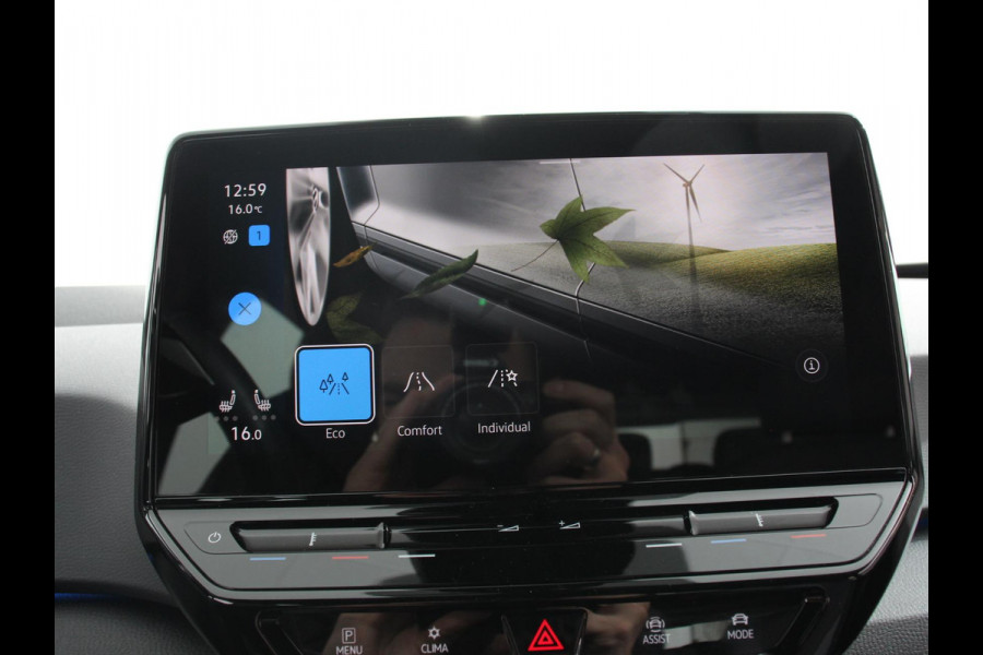 Volkswagen ID.3 Pro 58 kWh SOH 90% 18"Lichtmetalen Velgen Navigatie Parkeer sensoren Adaptive Cruise Control Climate Control