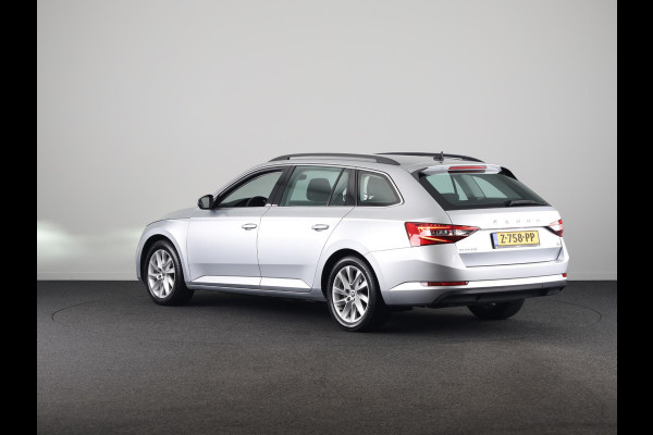 Škoda Superb Combi 1.5 TSI iV Business Edition 115 kW / 156 pk | 6-Gang DSG | Navigatie | Parkeersensoren | Stoelverwarming | Keyless entry |