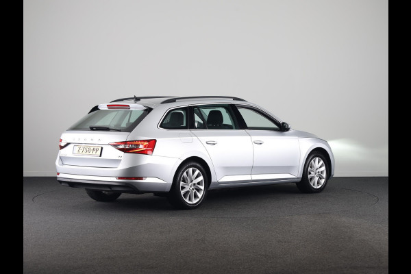 Škoda Superb Combi 1.5 TSI iV Business Edition 115 kW / 156 pk | 6-Gang DSG | Navigatie | Parkeersensoren | Stoelverwarming | Keyless entry |