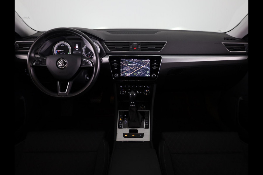 Škoda Superb Combi 1.5 TSI iV Business Edition 115 kW / 156 pk | 6-Gang DSG | Navigatie | Parkeersensoren | Stoelverwarming | Keyless entry |