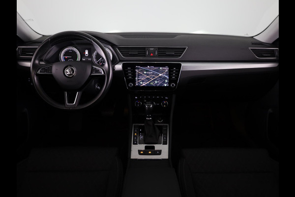Škoda Superb Combi 1.5 TSI iV Business Edition 115 kW / 156 pk | 6-Gang DSG | Navigatie | Parkeersensoren | Stoelverwarming | Keyless entry |