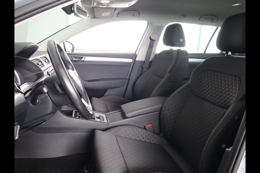 Škoda Superb Combi 1.5 TSI iV Business Edition 115 kW / 156 pk | 6-Gang DSG | Navigatie | Parkeersensoren | Stoelverwarming | Keyless entry |