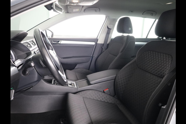 Škoda Superb Combi 1.5 TSI iV Business Edition 115 kW / 156 pk | 6-Gang DSG | Navigatie | Parkeersensoren | Stoelverwarming | Keyless entry |