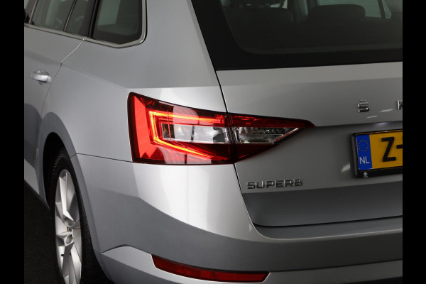 Škoda Superb Combi 1.5 TSI iV Business Edition 115 kW / 156 pk | 6-Gang DSG | Navigatie | Parkeersensoren | Stoelverwarming | Keyless entry |