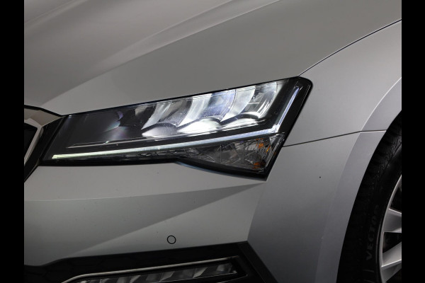 Škoda Superb Combi 1.5 TSI iV Business Edition 115 kW / 156 pk | 6-Gang DSG | Navigatie | Parkeersensoren | Stoelverwarming | Keyless entry |