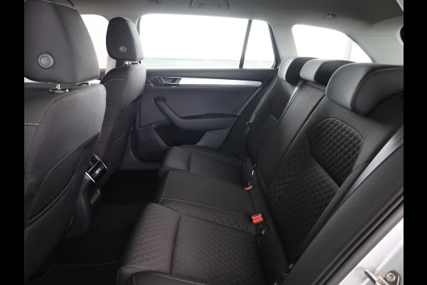 Škoda Superb Combi 1.5 TSI iV Business Edition 115 kW / 156 pk | 6-Gang DSG | Navigatie | Parkeersensoren | Stoelverwarming | Keyless entry |