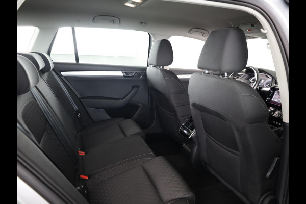 Škoda Superb Combi 1.5 TSI iV Business Edition 115 kW / 156 pk | 6-Gang DSG | Navigatie | Parkeersensoren | Stoelverwarming | Keyless entry |