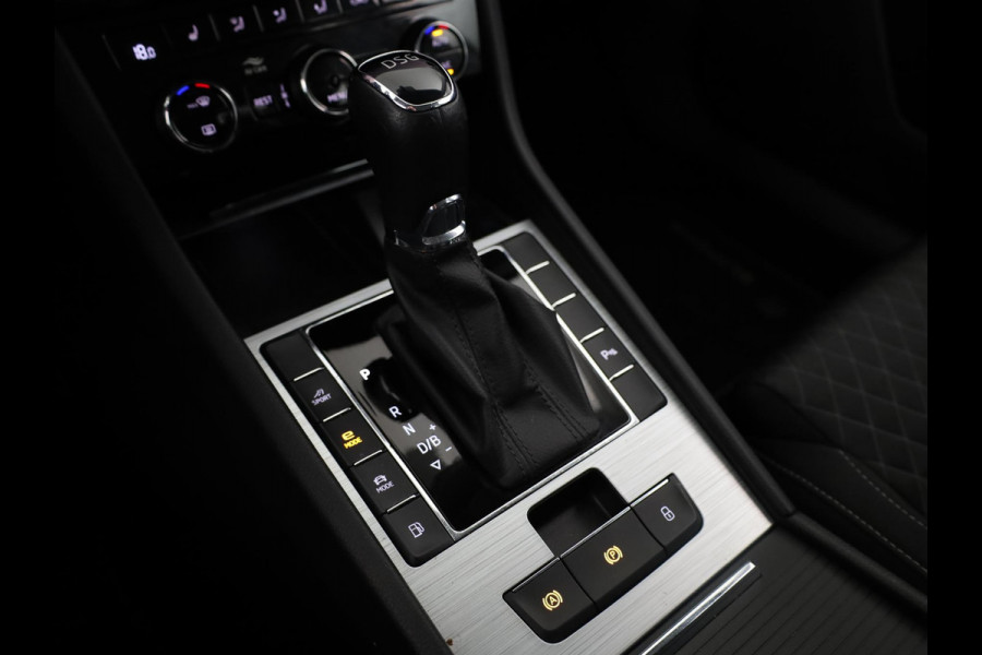 Škoda Superb Combi 1.5 TSI iV Business Edition 115 kW / 156 pk | 6-Gang DSG | Navigatie | Parkeersensoren | Stoelverwarming | Keyless entry |