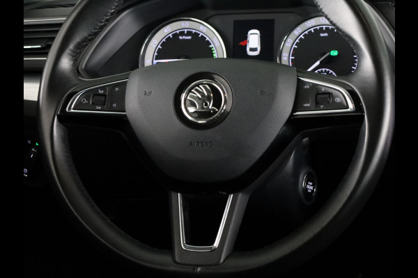 Škoda Superb Combi 1.5 TSI iV Business Edition 115 kW / 156 pk | 6-Gang DSG | Navigatie | Parkeersensoren | Stoelverwarming | Keyless entry |