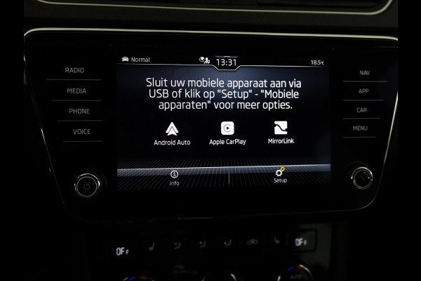 Škoda Superb Combi 1.5 TSI iV Business Edition 115 kW / 156 pk | 6-Gang DSG | Navigatie | Parkeersensoren | Stoelverwarming | Keyless entry |