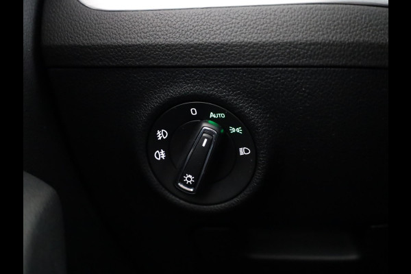 Škoda Superb Combi 1.5 TSI iV Business Edition 115 kW / 156 pk | 6-Gang DSG | Navigatie | Parkeersensoren | Stoelverwarming | Keyless entry |