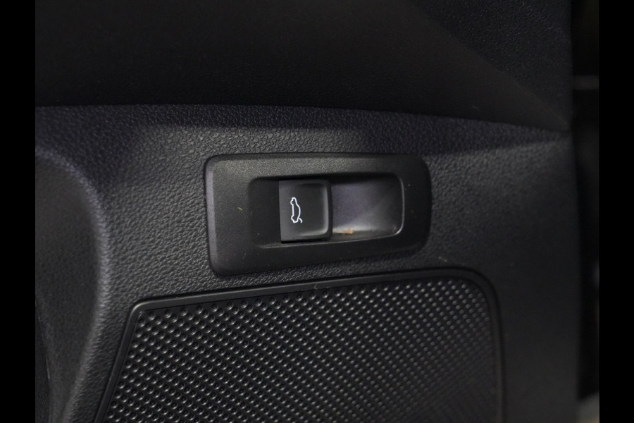 Škoda Karoq 1.5 TSI DSG ACT Sportline Business | Matrix-LED | Camera | Stoel/Stuurverw. | Navi
