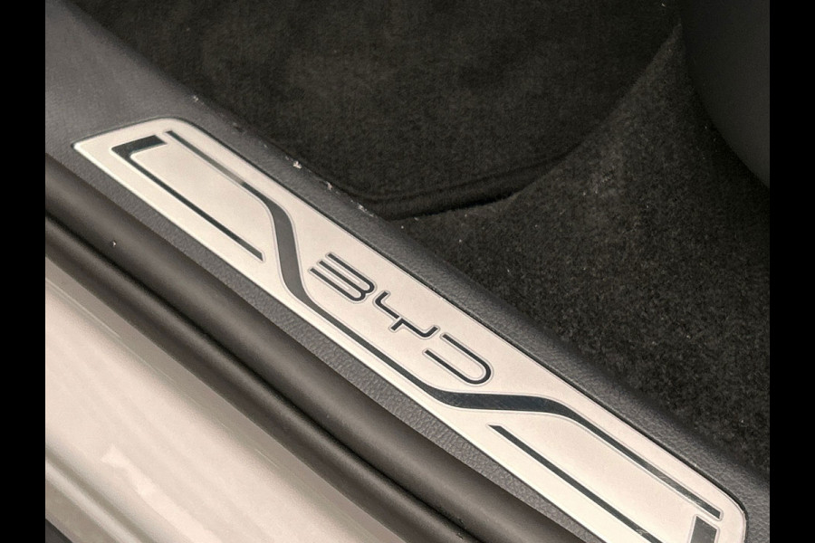 BYD SEAL U 1.5 DM-i FWD Boost PHEV 218PK, *GEEN AFLEVERKOSTEN*, Pano/Dak, Head/Up Adapt.Cruise/Control, 360-Camera, 2026 NEW, BTW!