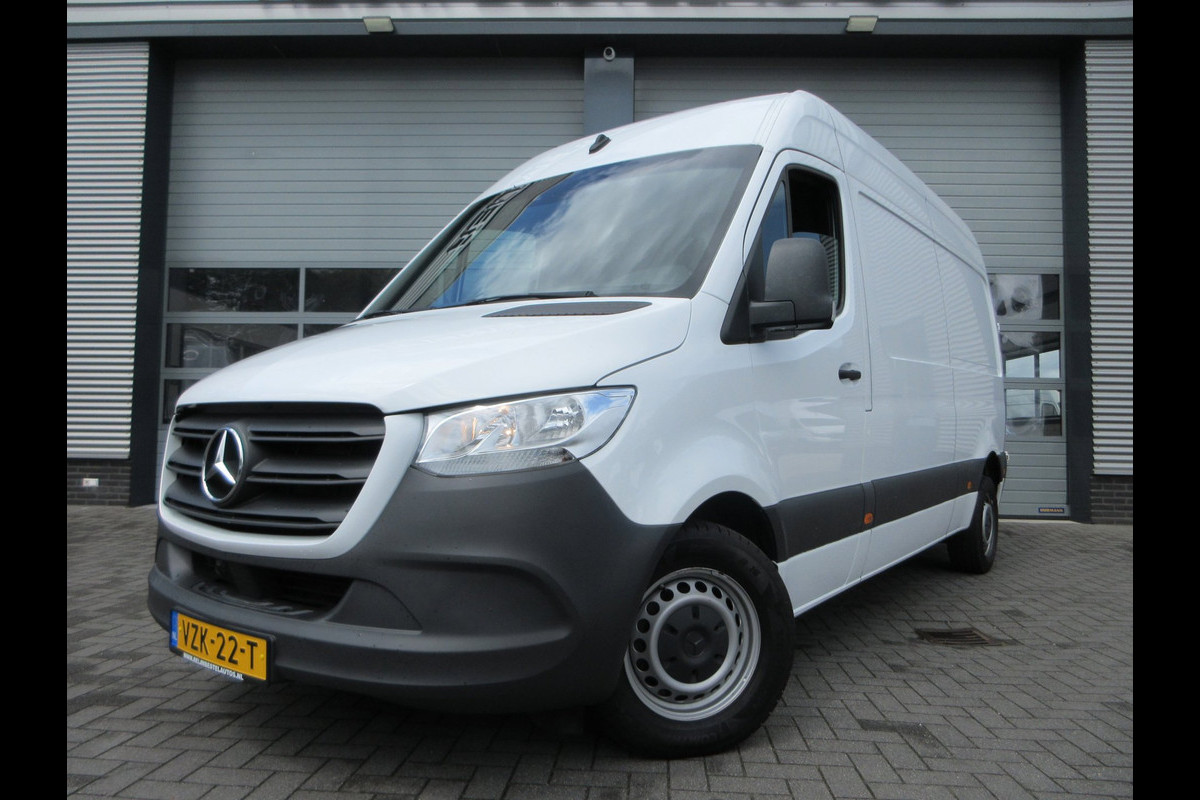 Mercedes-Benz Sprinter 215 CDI L2H2 Airco, Camera, Navigatie ,Trekhaak ,3-Zits.
