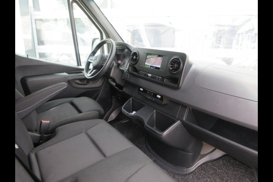 Mercedes-Benz Sprinter 215 CDI L2H2 Airco, Camera, Navigatie ,Trekhaak ,3-Zits.