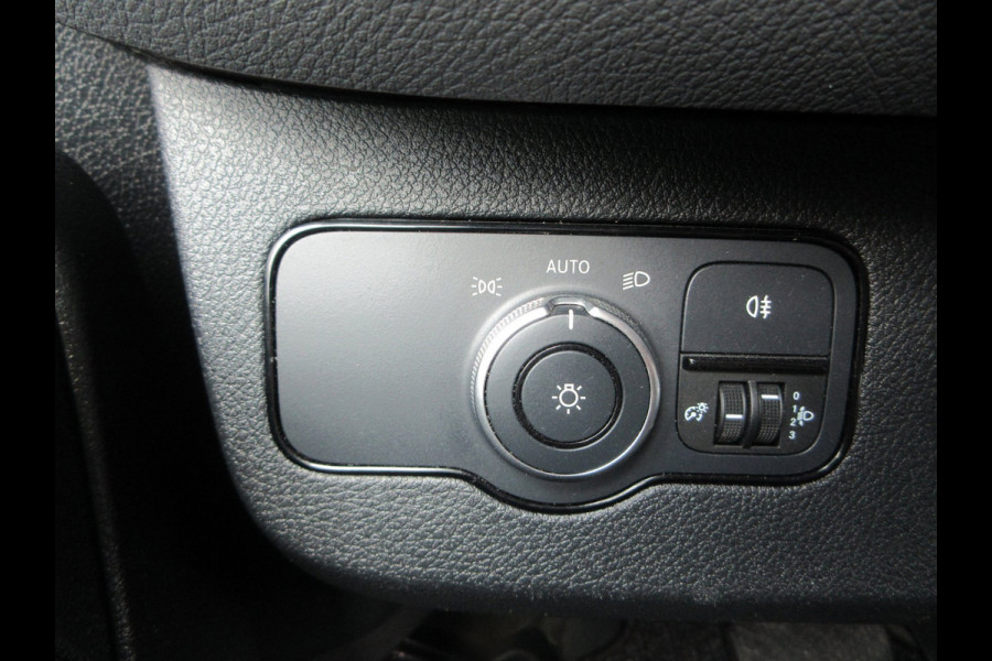 Mercedes-Benz Sprinter 215 CDI L2H2 Airco, Camera, Navigatie ,Trekhaak ,3-Zits.
