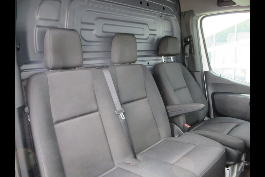 Mercedes-Benz Sprinter 215 CDI L2H2 Airco, Camera, Navigatie ,Trekhaak ,3-Zits.
