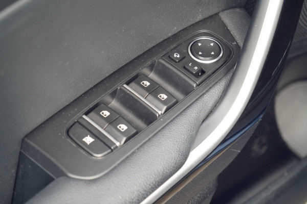 Kia Ceed 1.0 T-GDi DynamicPlusLine / 104dkm NAP / Navi / Stoelverw. / Stuurverw. / Camera / Keyless