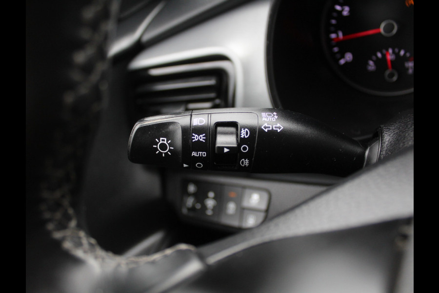 Kia Stonic 1.0 T-GDi MHEV DynamicPlusLine CLIMATE | CAMERA | CARPLAY | LED | LMV16 | NAVI | CRUISE | DAB | PDC