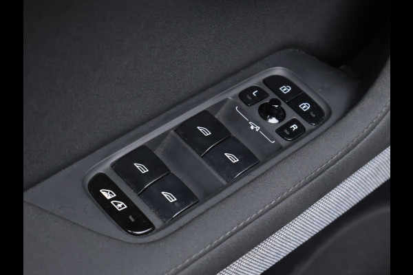 Polestar 2 Standard Range Single Motor 63kWh Sport (APPLE CARPLAY,NAVI,CAMERA,360 VIEW,STOELVERWARMING,LED,SPORTSTOELEN,LM VELGEN)