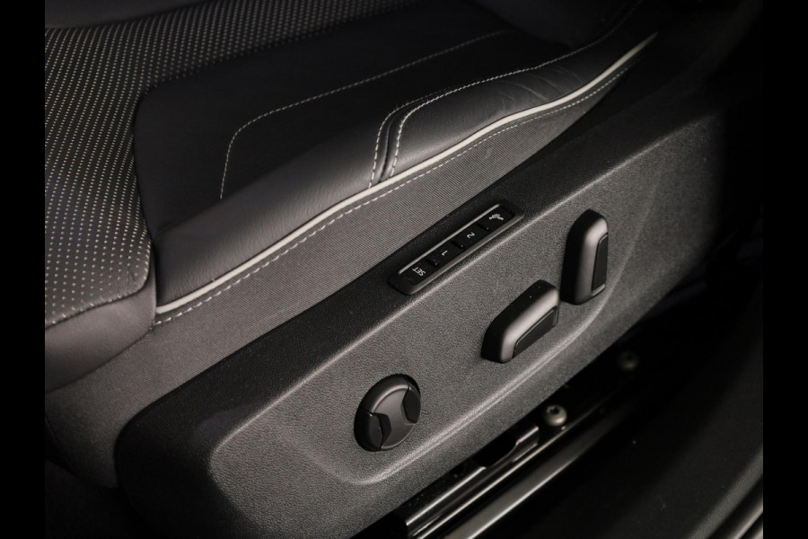 Škoda ENYAQ Coupé iV 80 RS 299PK | Panoramadak | Lederen bekleding | Canton Audio | Apple Carplay /- Android auto