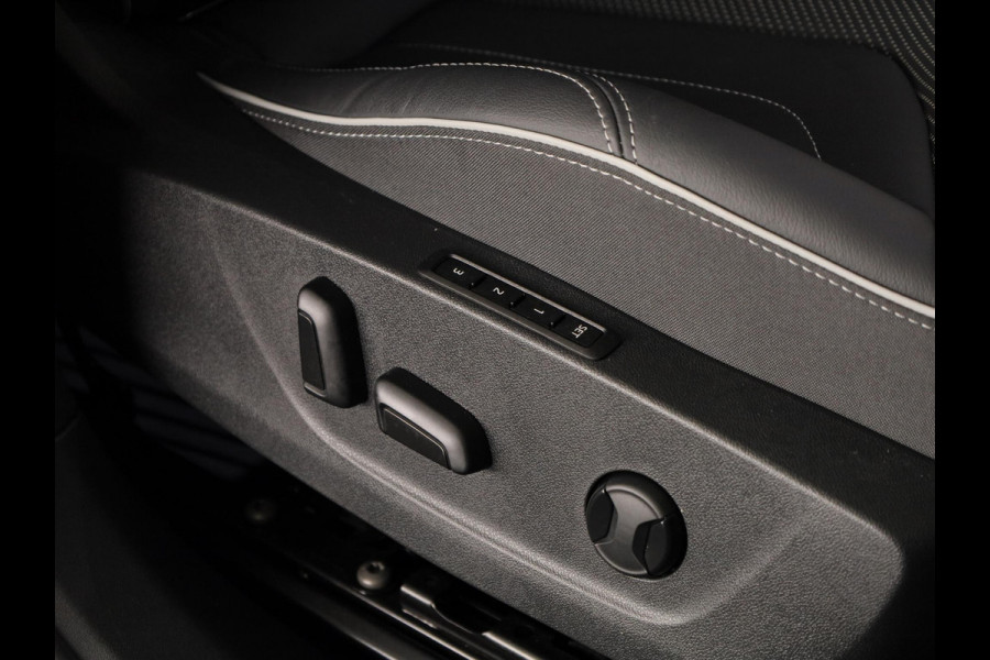 Škoda ENYAQ Coupé iV 80 RS 299PK | Panoramadak | Lederen bekleding | Canton Audio | Apple Carplay /- Android auto
