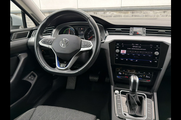 Volkswagen Passat Variant 1.4 TSI PHEV GTE Business | Carplay | Camera | LED | Navi | Adap. Cruise