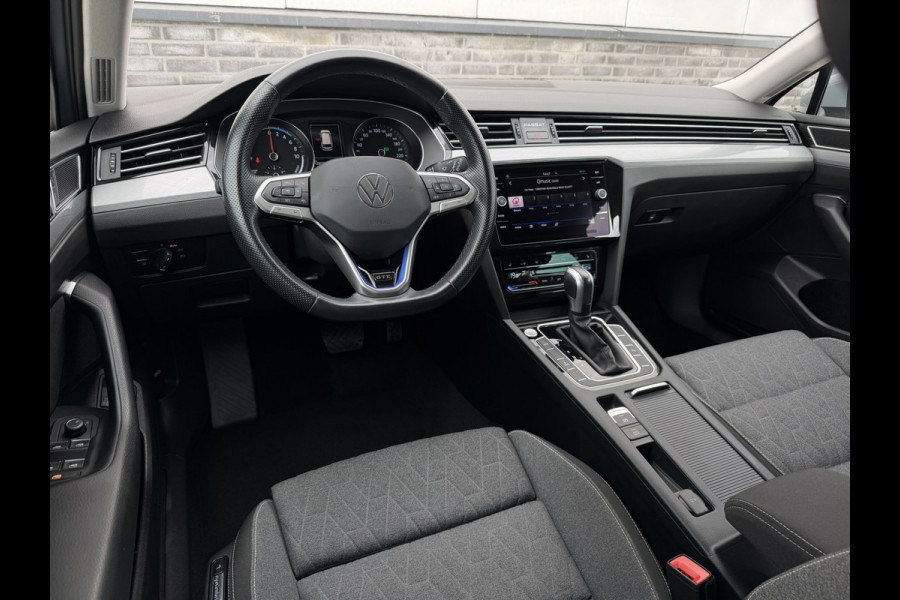 Volkswagen Passat Variant 1.4 TSI PHEV GTE Business | Carplay | Camera | LED | Navi | Adap. Cruise