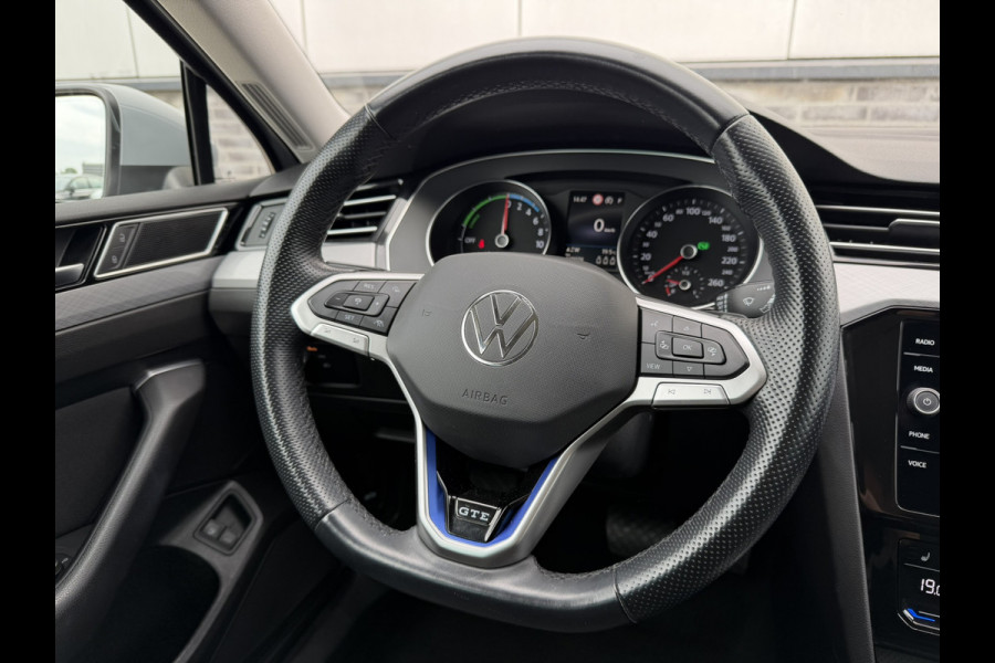 Volkswagen Passat Variant 1.4 TSI PHEV GTE Business | Carplay | Camera | LED | Navi | Adap. Cruise