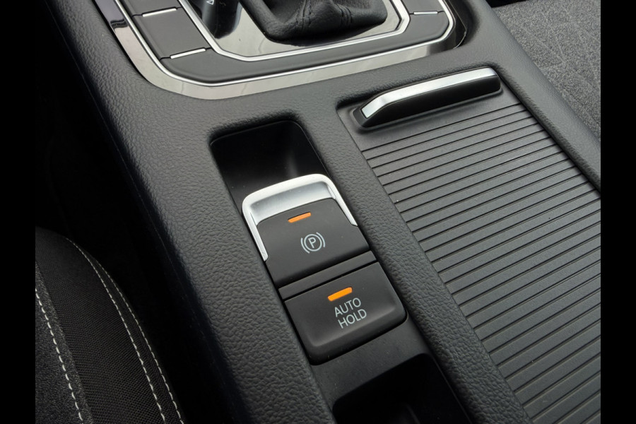 Volkswagen Passat Variant 1.4 TSI PHEV GTE Business | Carplay | Camera | LED | Navi | Adap. Cruise