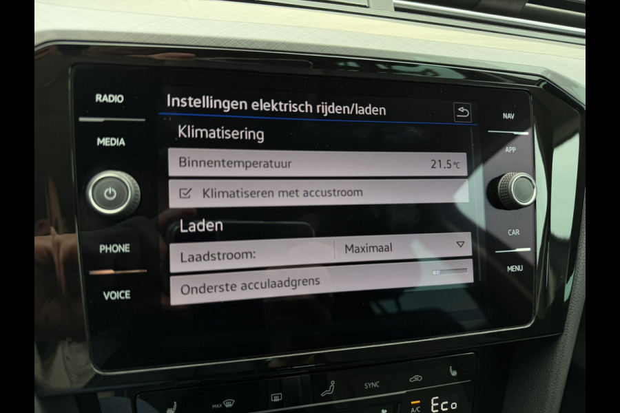 Volkswagen Passat Variant 1.4 TSI PHEV GTE Business | Carplay | Camera | LED | Navi | Adap. Cruise