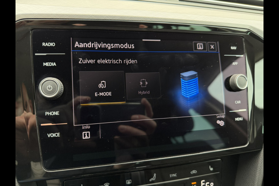 Volkswagen Passat Variant 1.4 TSI PHEV GTE Business | Carplay | Camera | LED | Navi | Adap. Cruise