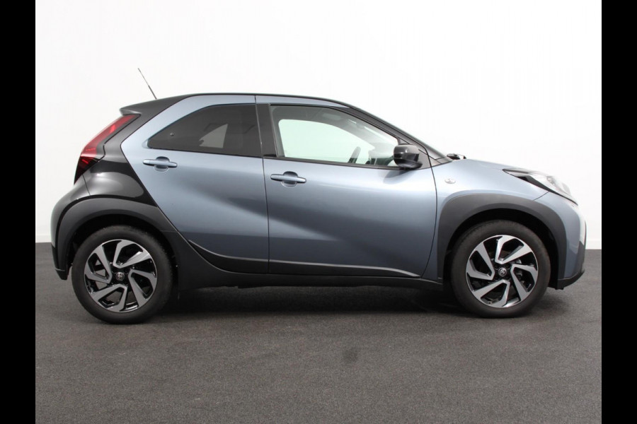 Toyota Aygo X 1.0 VVT-i S-CVT Automaat Trend Navigatie Apple Carplay/Android Auto Climate Control Cruise Control Adaptive 17" Lichtmetalen velgen Camera