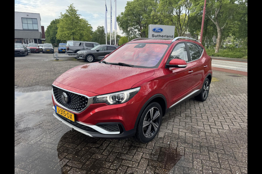 MG Mg Zs EV Luxury 45 kWh | 143pk | Panoramadak | Elektrisch Verstelbare Stoelen | Dodehoeksensoren | SOH 93.6%