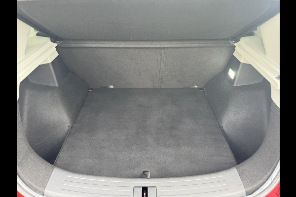 MG Mg Zs EV Luxury 45 kWh | 143pk | Panoramadak | Elektrisch Verstelbare Stoelen | Dodehoeksensoren | SOH 93.6%