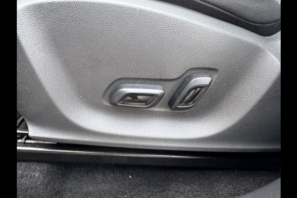 MG Mg Zs EV Luxury 45 kWh | 143pk | Panoramadak | Elektrisch Verstelbare Stoelen | Dodehoeksensoren | SOH 93.6%