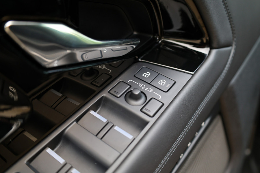 Land Rover Range Rover Evoque 1.5 P300e AWD R-Dynamic HSE | BTW | PANO | MERIDIAN SURROUND | ACC | KEYLESS | CAMERA | MEMORY |