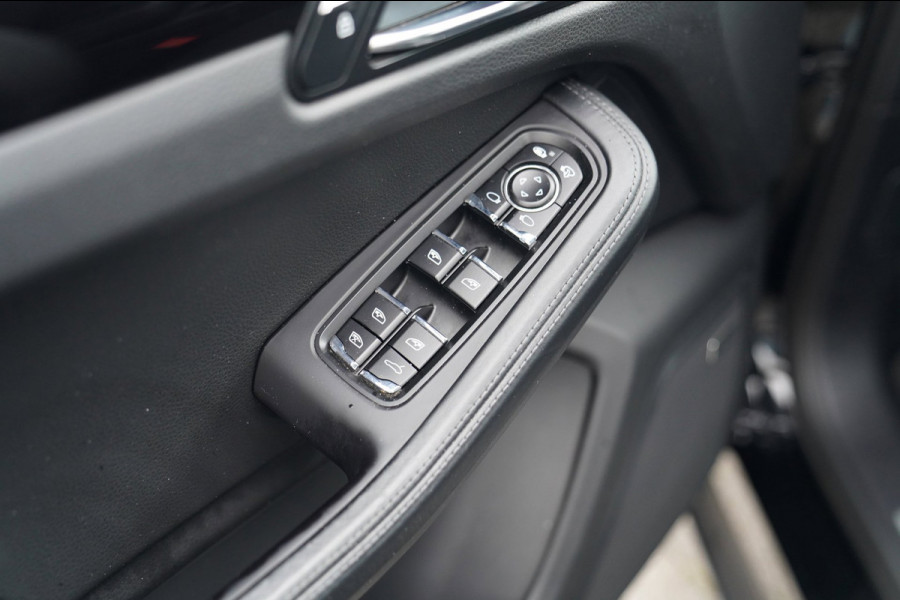 Porsche Macan 3.0 S | Panorama | Facelift | Luxe Leder | Camera | Lane assist | Bose Sound | Cruise control adaptief | Luchtvering