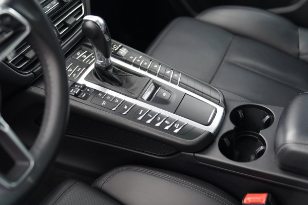 Porsche Macan 3.0 S | Panorama | Facelift | Luxe Leder | Camera | Lane assist | Bose Sound | Cruise control adaptief | Luchtvering