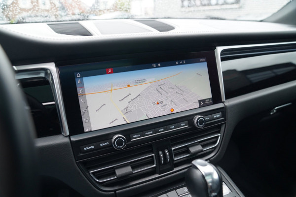 Porsche Macan 3.0 S | Panorama | Facelift | Luxe Leder | Camera | Lane assist | Bose Sound | Cruise control adaptief | Luchtvering