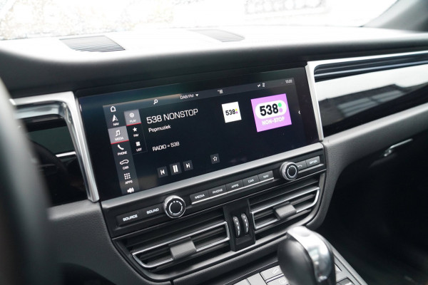 Porsche Macan 3.0 S | Panorama | Facelift | Luxe Leder | Camera | Lane assist | Bose Sound | Cruise control adaptief | Luchtvering