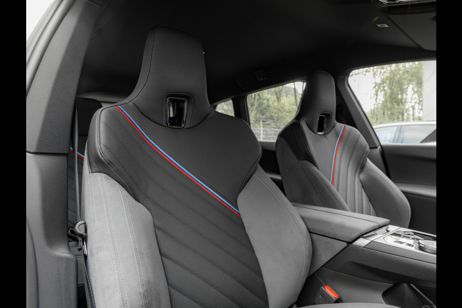 BMW iX xDrive60 112kWh - M-Sport - Trekhaak - ACC- Harman Kardon