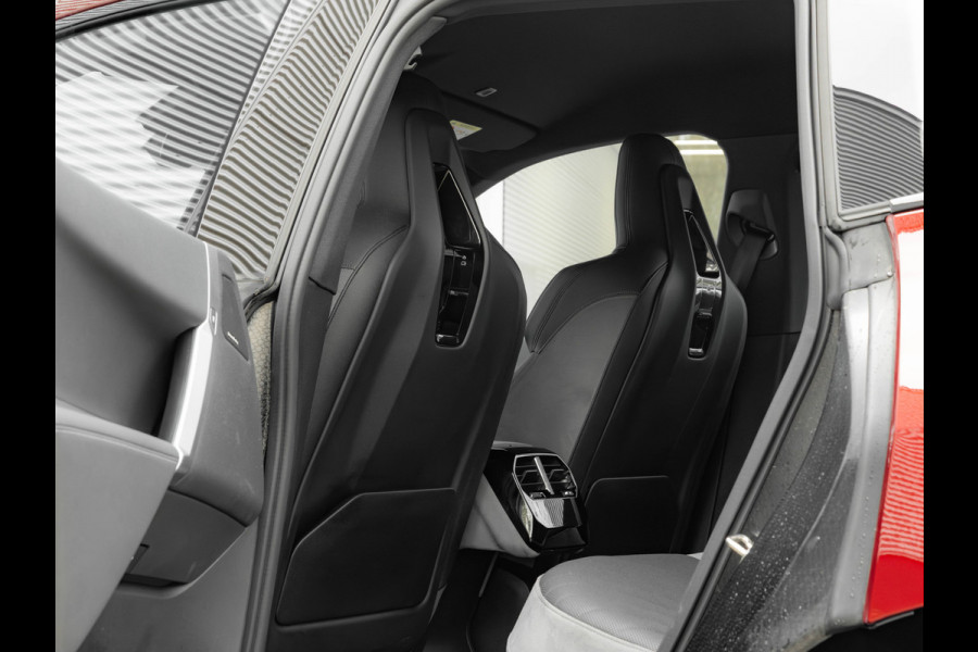 BMW iX xDrive60 112kWh - M-Sport - Trekhaak - ACC- Harman Kardon