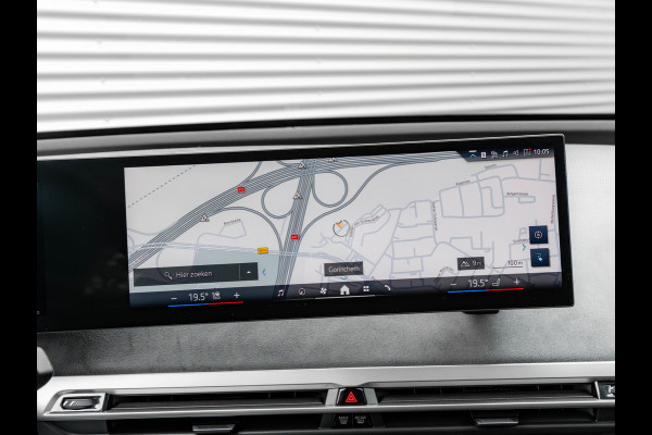 BMW iX xDrive60 112kWh - M-Sport - Trekhaak - ACC- Harman Kardon