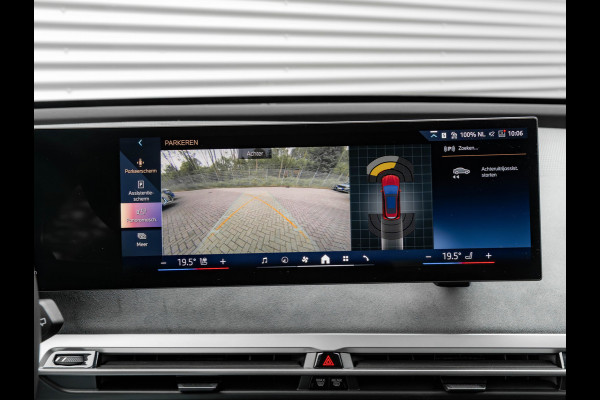 BMW iX xDrive60 112kWh - M-Sport - Trekhaak - ACC- Harman Kardon