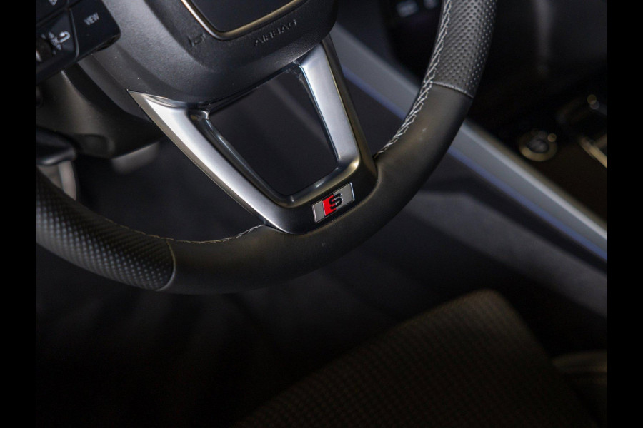 Audi A3 Sportback 35 TFSI 2x S-Line edition / 150pk / Panorama dak / Sonos / Achteruitrij camera /